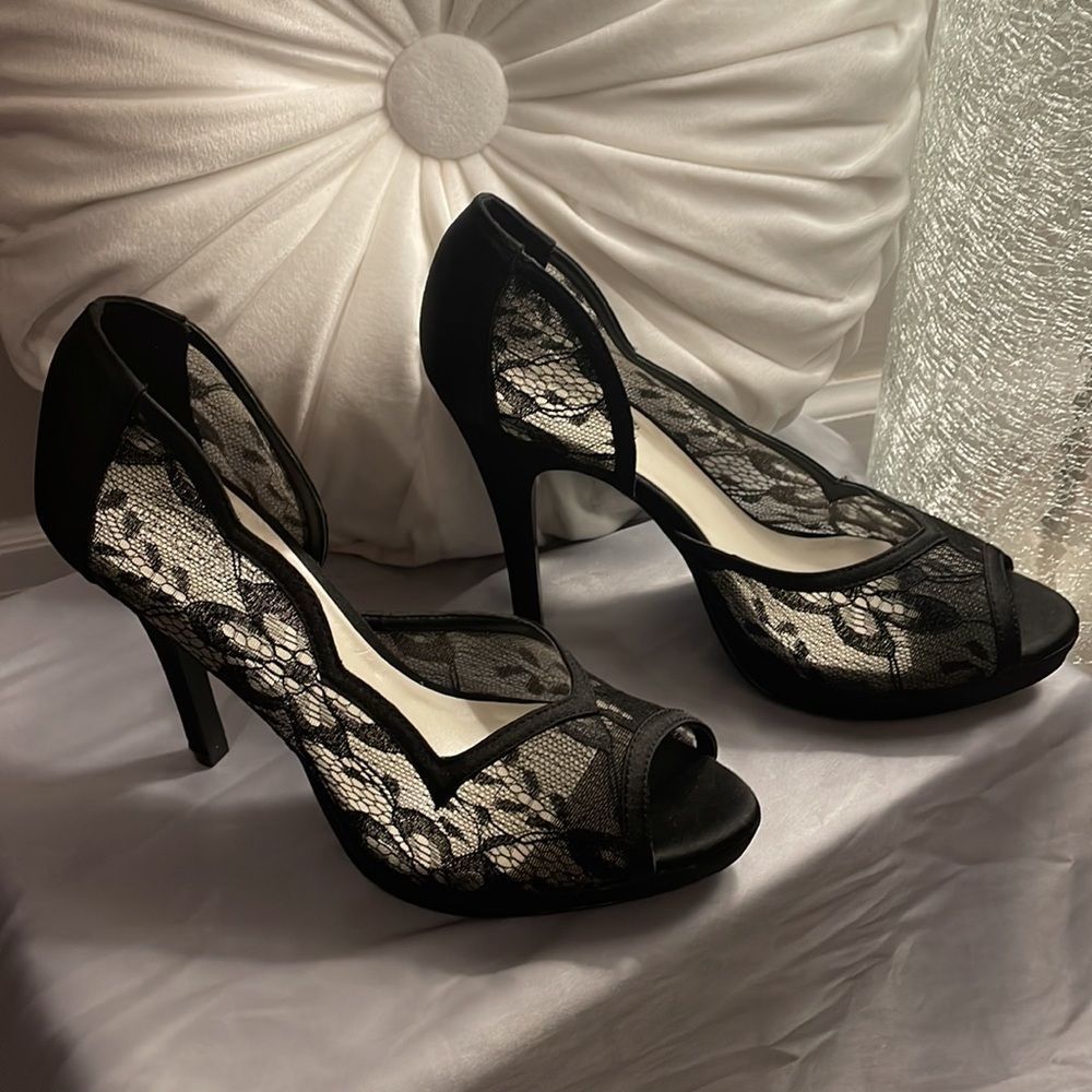 NWOT COACH AND FOUR Black Lace Dressy Open-Toed Heels